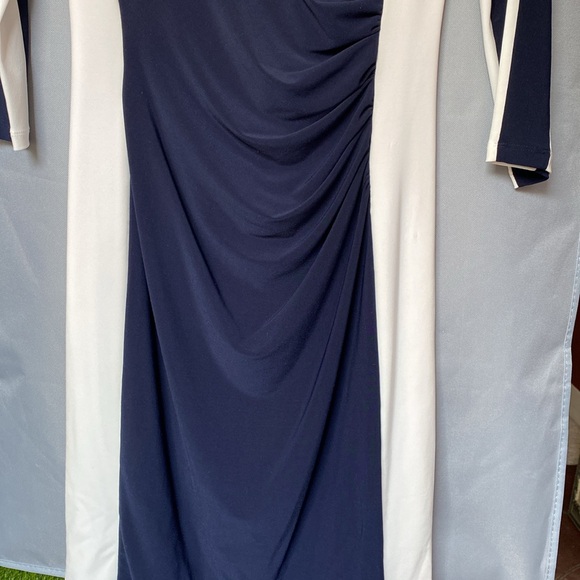 LAUREN. Color is more deep blue and off white. Unfortunately doesn’t fits. - Picture 5 of 7